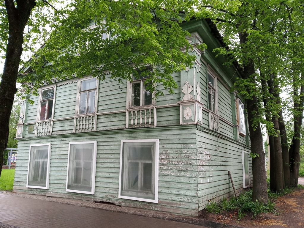 https://content.foto.my.mail.ru/list/s1_62/41994/h-42051.jpg