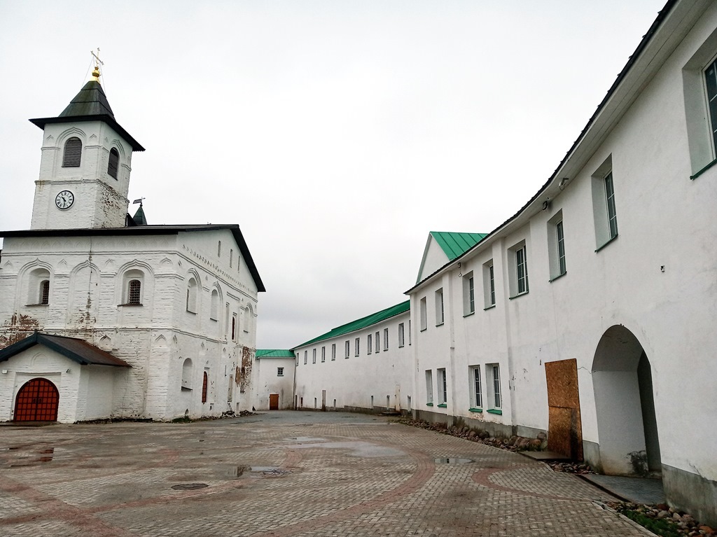 https://content.foto.my.mail.ru/list/s1_62/42177/h-42276.jpg