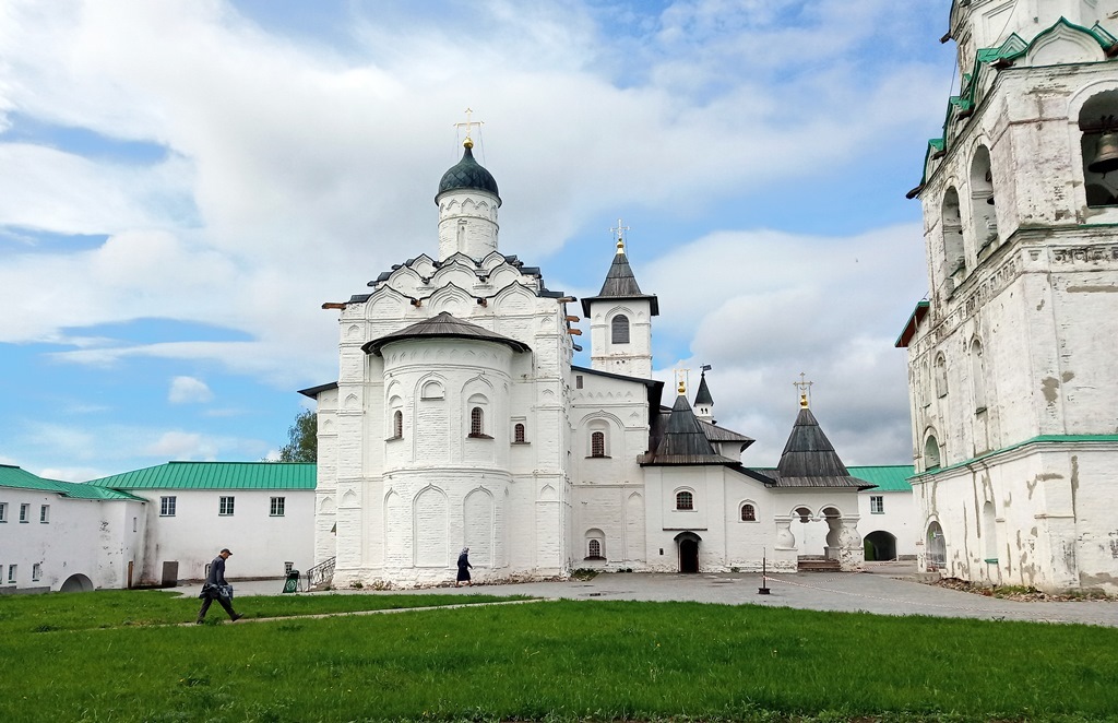 https://content.foto.my.mail.ru/list/s1_62/42177/h-42278.jpg