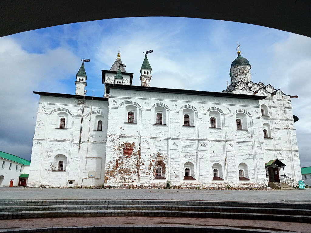 https://content.foto.my.mail.ru/list/s1_62/42177/h-42279.jpg