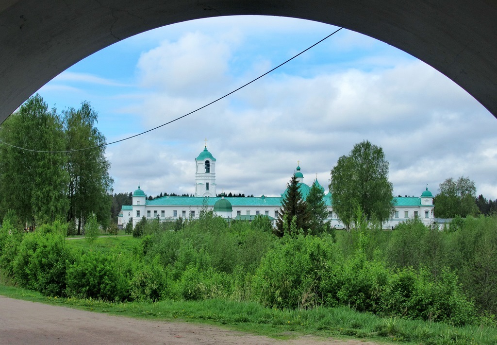 https://content.foto.my.mail.ru/list/s1_62/42177/h-42286.jpg