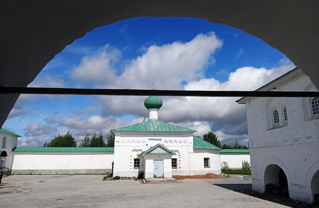 https://content.foto.my.mail.ru/list/s1_62/42177/h-42299.jpg