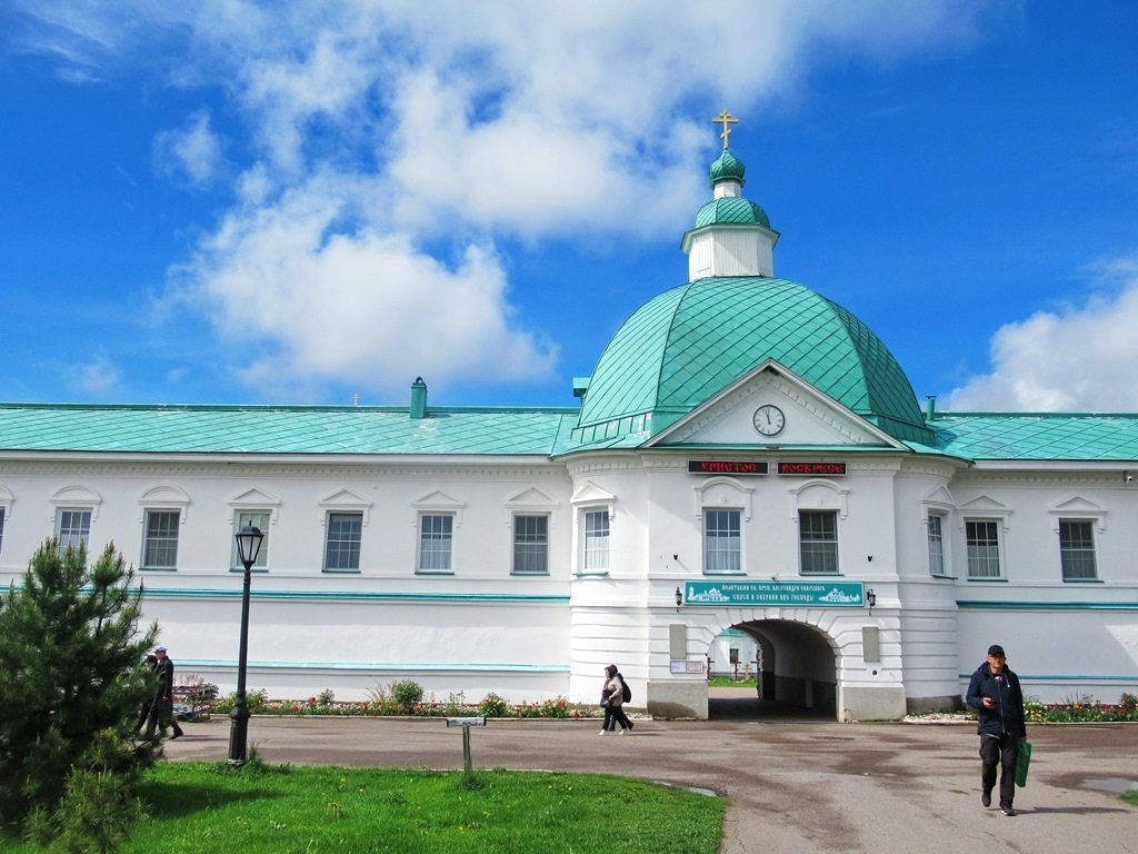 https://content.foto.my.mail.ru/list/s1_62/42177/h-42303.jpg