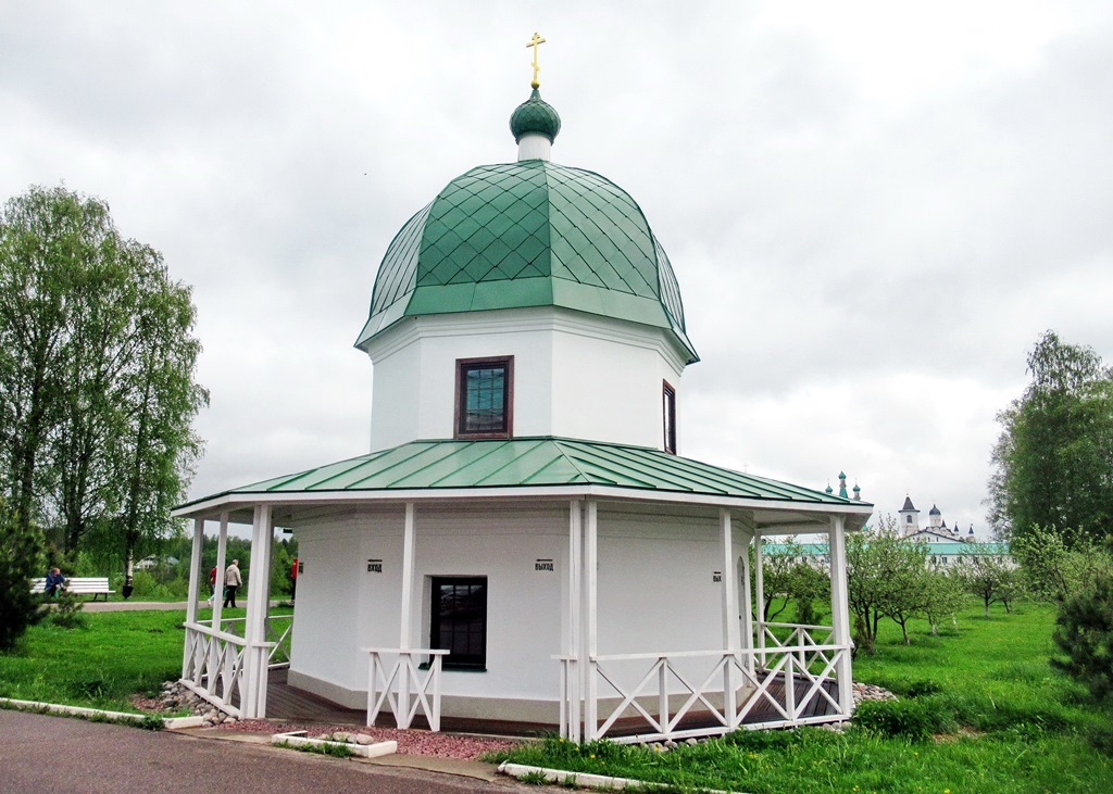 https://content.foto.my.mail.ru/list/s1_62/42177/h-42305.jpg