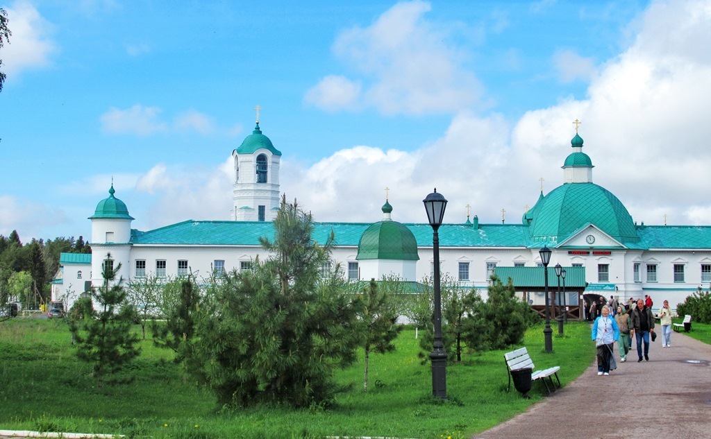 https://content.foto.my.mail.ru/list/s1_62/42177/h-42310.jpg