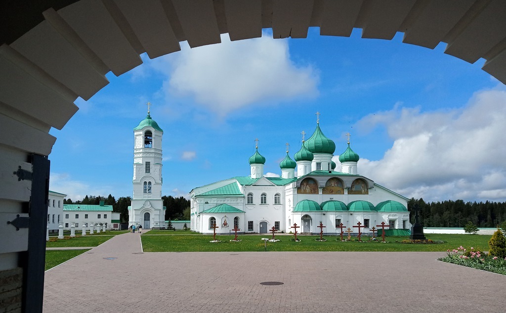 https://content.foto.my.mail.ru/list/s1_62/42177/h-42316.jpg
