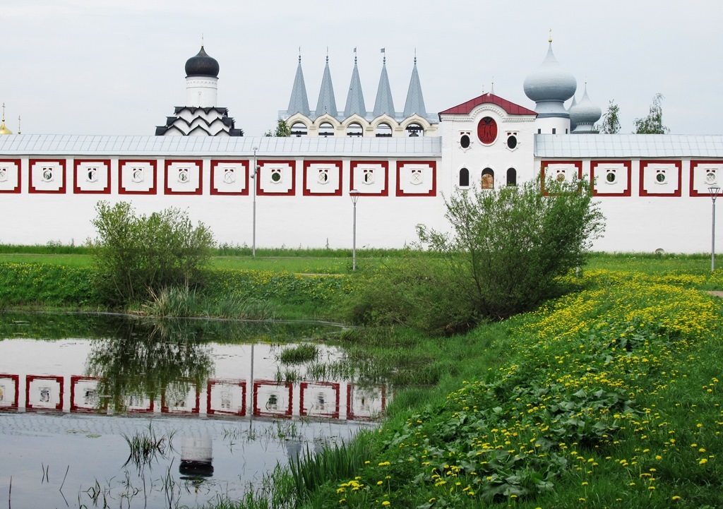 https://content.foto.my.mail.ru/list/s1_62/42360/h-42390.jpg