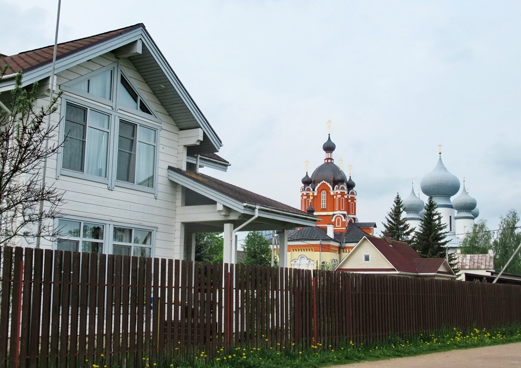 https://content.foto.my.mail.ru/list/s1_62/42360/h-42522.jpg