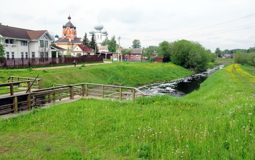 https://content.foto.my.mail.ru/list/s1_62/42360/h-42524.jpg