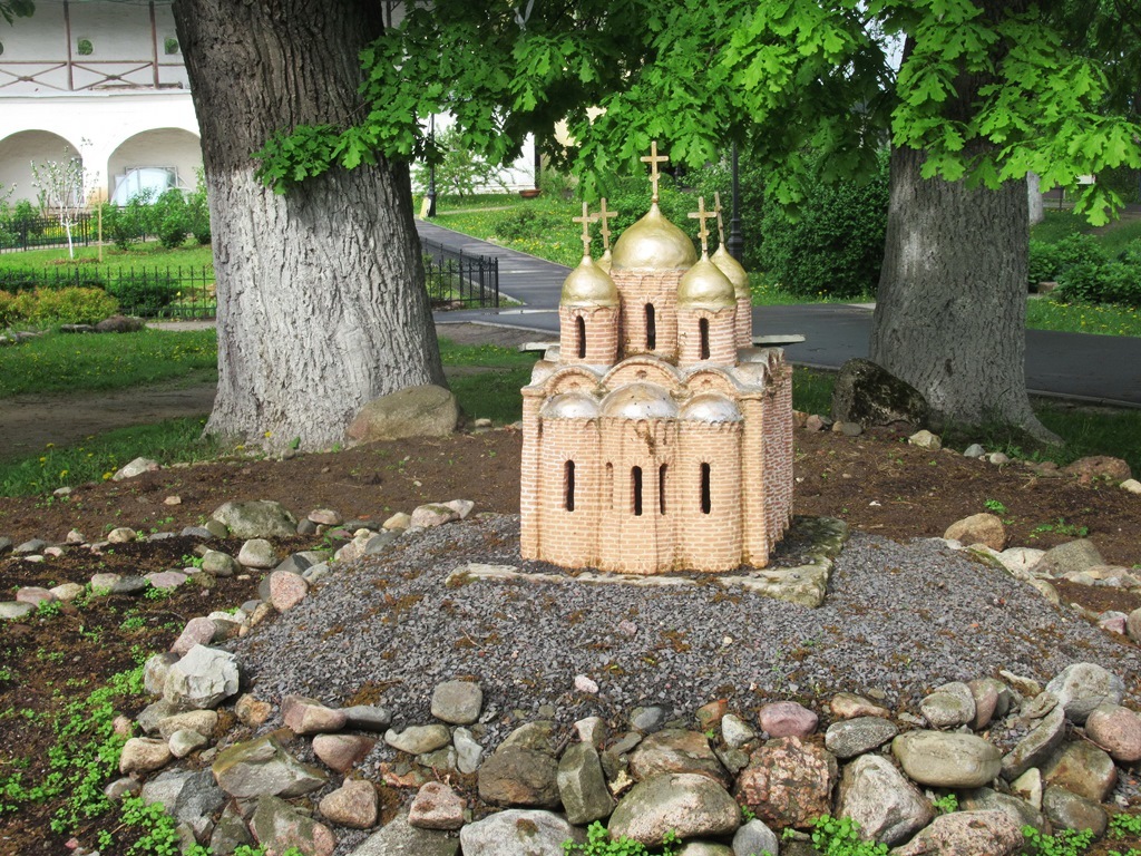 https://content.foto.my.mail.ru/list/s1_62/42398/h-42429.jpg