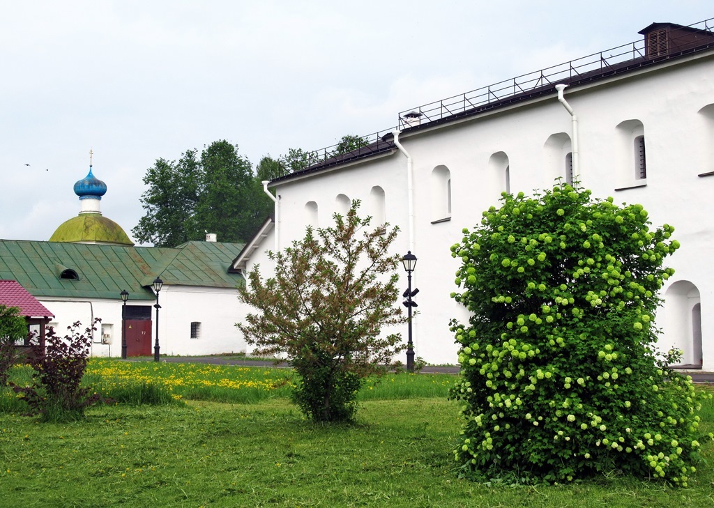 https://content.foto.my.mail.ru/list/s1_62/42398/h-42432.jpg