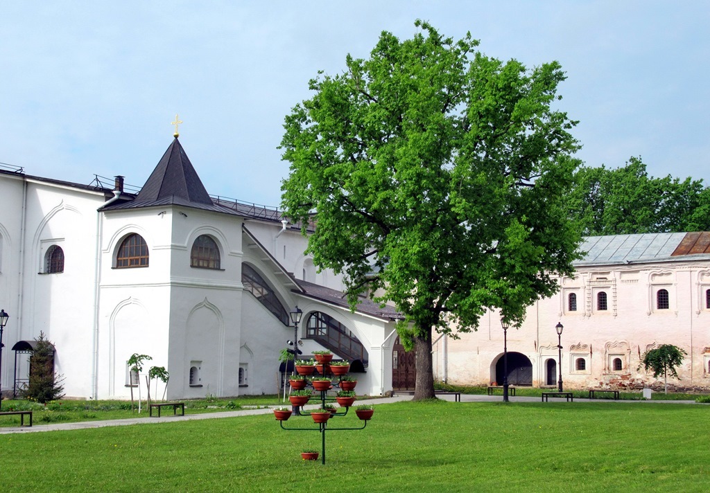 https://content.foto.my.mail.ru/list/s1_62/42398/h-42444.jpg