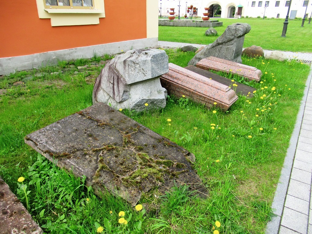 https://content.foto.my.mail.ru/list/s1_62/42398/h-42475.jpg