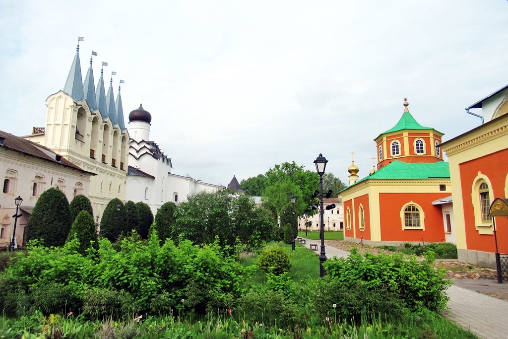 https://content.foto.my.mail.ru/list/s1_62/42398/h-42503.jpg