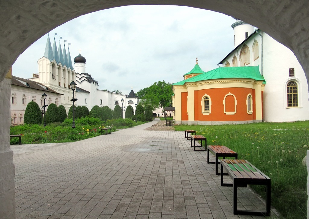 https://content.foto.my.mail.ru/list/s1_62/42398/h-42509.jpg