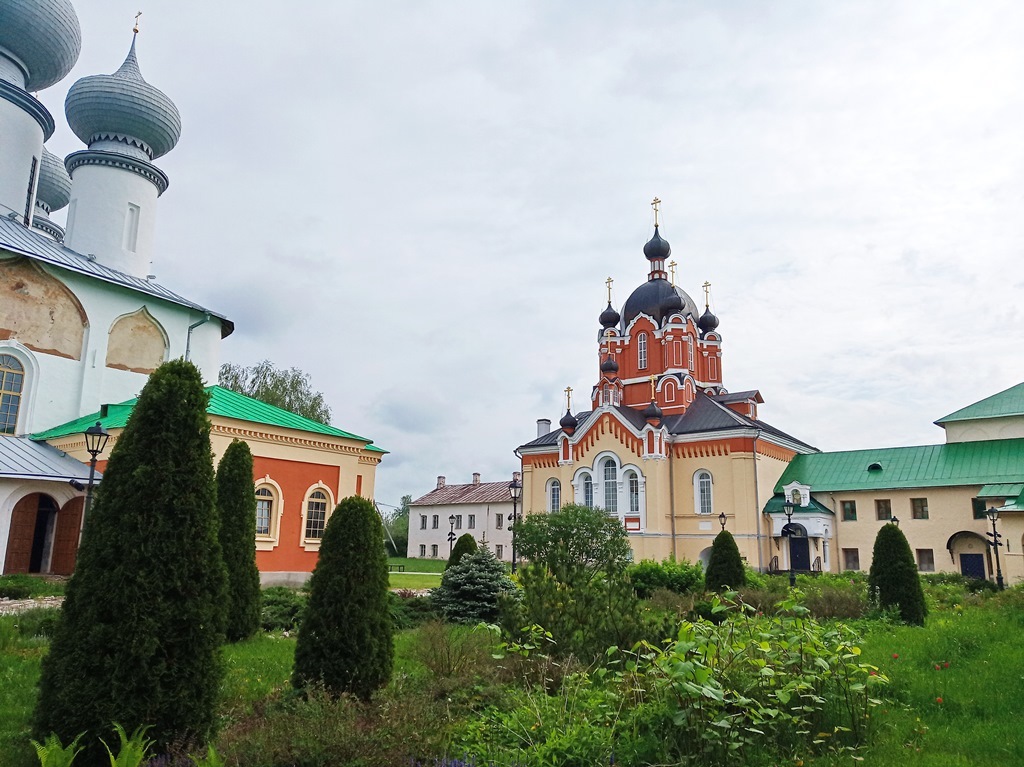https://content.foto.my.mail.ru/list/s1_62/42398/h-42516.jpg