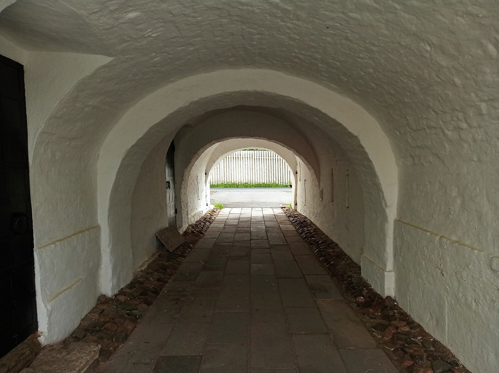 https://content.foto.my.mail.ru/list/s1_62/42398/h-42518.jpg