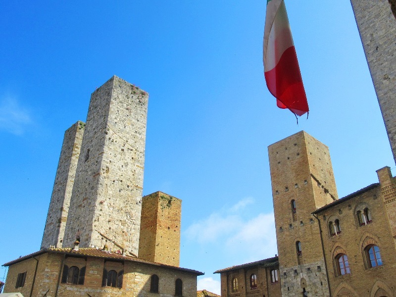 Тосканское средневековье: Сиена и окрестности. А также Ареццо, Вольтерра и ...