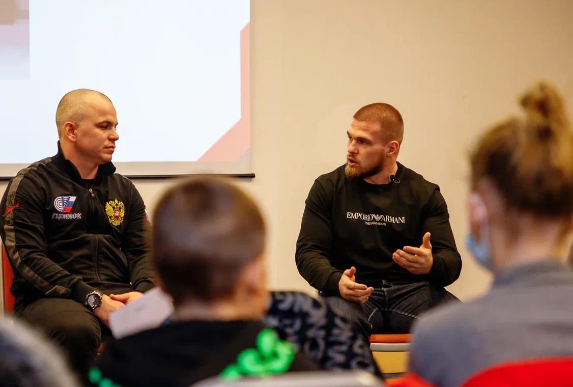 В Астрахани побывал один из самых перспективных бойцов ММА | 21.11.2021 |  Астрахань - БезФормата