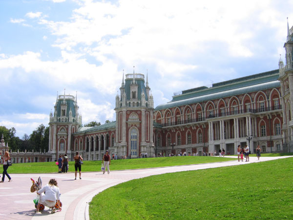 Царицыно д2. Дворец Царицыно в Москве. Царицыно музей-заповедник. Музей Царицыно большой дворец. Царицыно музей-заповедник храм меланхолии.