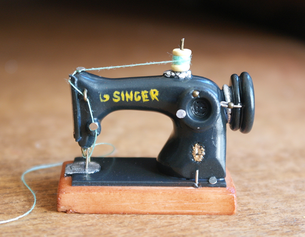 Машинки шить купить. Швейная машинка 298 Сингер. Зингер 20 детская швейная машинка. ПМЗ 1862. Singer 18 швейная машинка.