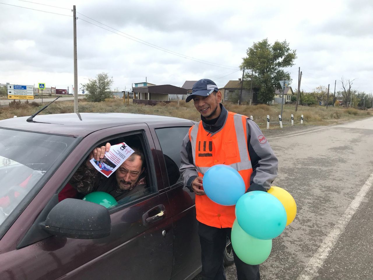 Баскунчакским водителям напомнили о правилах пересечения железнодорожных  переездов