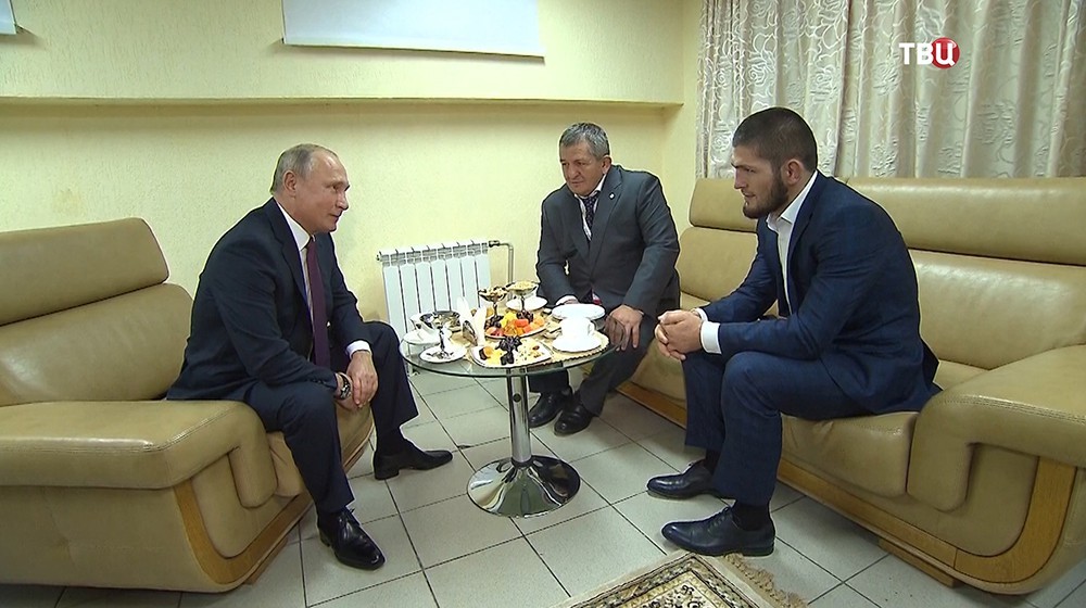 Путин пожурил Нурмагомедова за драку Путин пожурил Нурмагомедова за драку