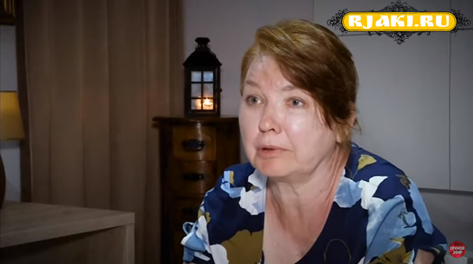 Но сама Зина возмущена такой постановкой вопроса и не понимает, зачем при живой матери называть мамой другую женщину. Но сама Зина возмущена такой постановкой вопроса и не понимает, зачем при живой матери называть мамой другую женщину.