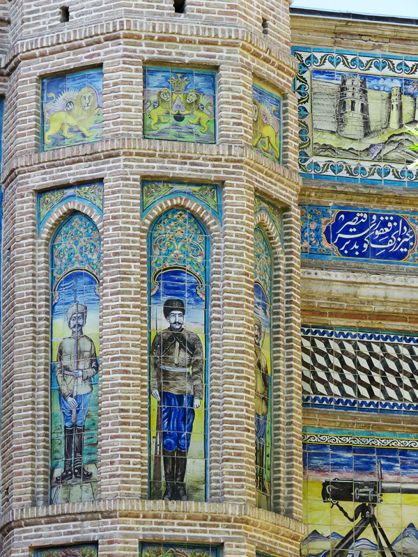 Тегеран. Часть 4: Национальный сад и персидские казаки казаки,дорожное,Иран