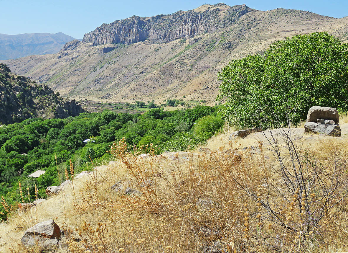 Ехегис и окрестности Армения,замки-крепости,природа,дорожное,"Черта оседлости"