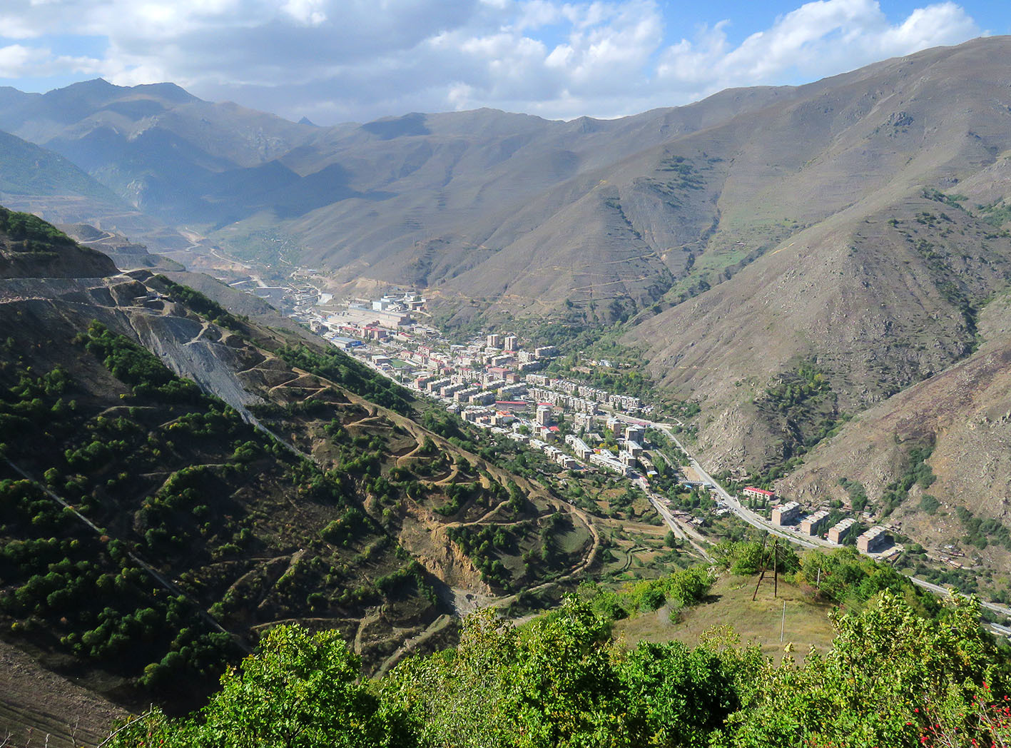 Ларнайастан, или Горная Армения. Дорога поперёк долин. Армения,природа,дорожное,индустриальный гигант