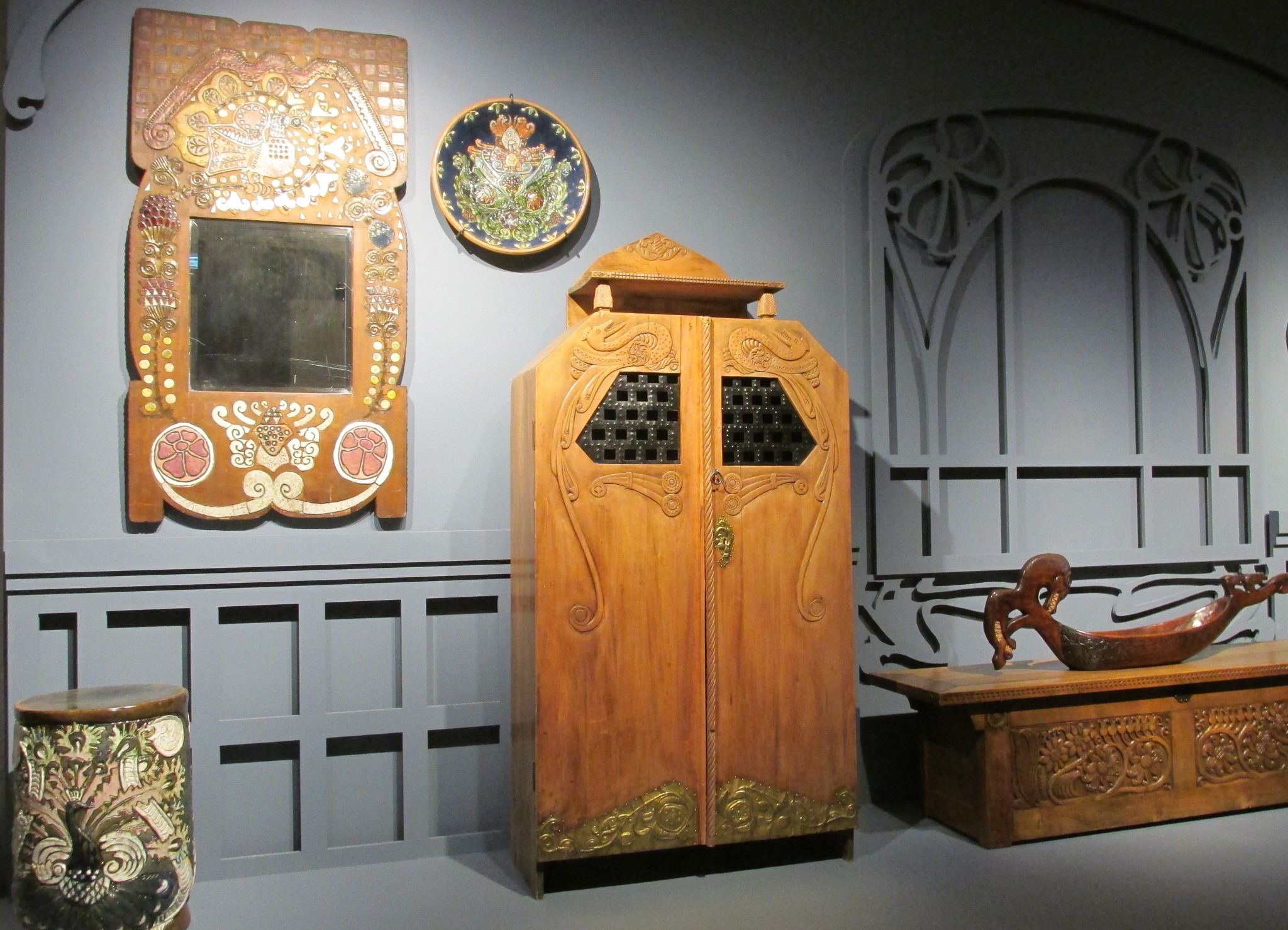 Выставка старинной мебели в музее