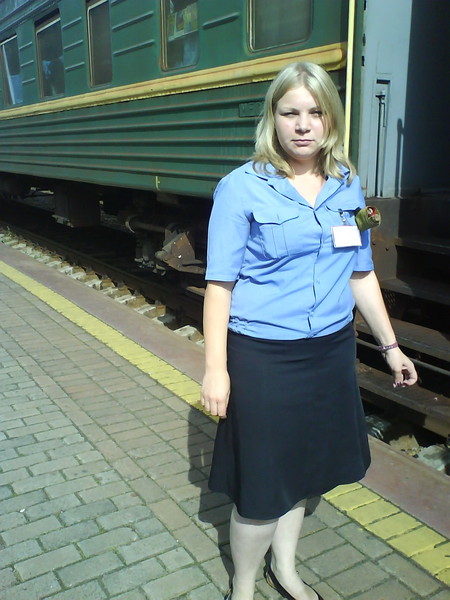 Проводницы в поездах в юбках