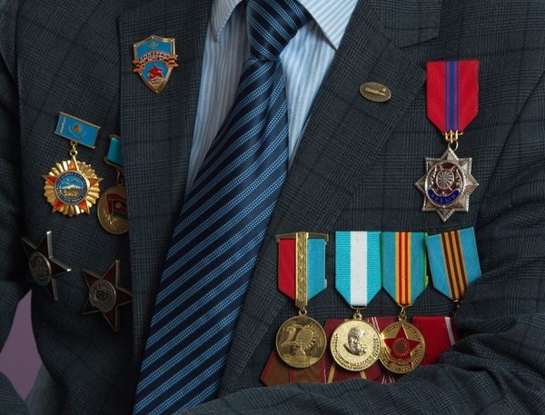 Как правильно разместить ордена и медали на пиджаке