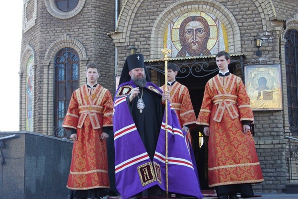 Празднование дня памяти святого великомученика Георгия Победоносца в Алчевске-