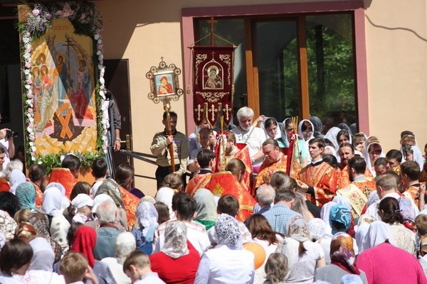 Празднование дня памяти святого великомученика Георгия Победоносца в Алчевске