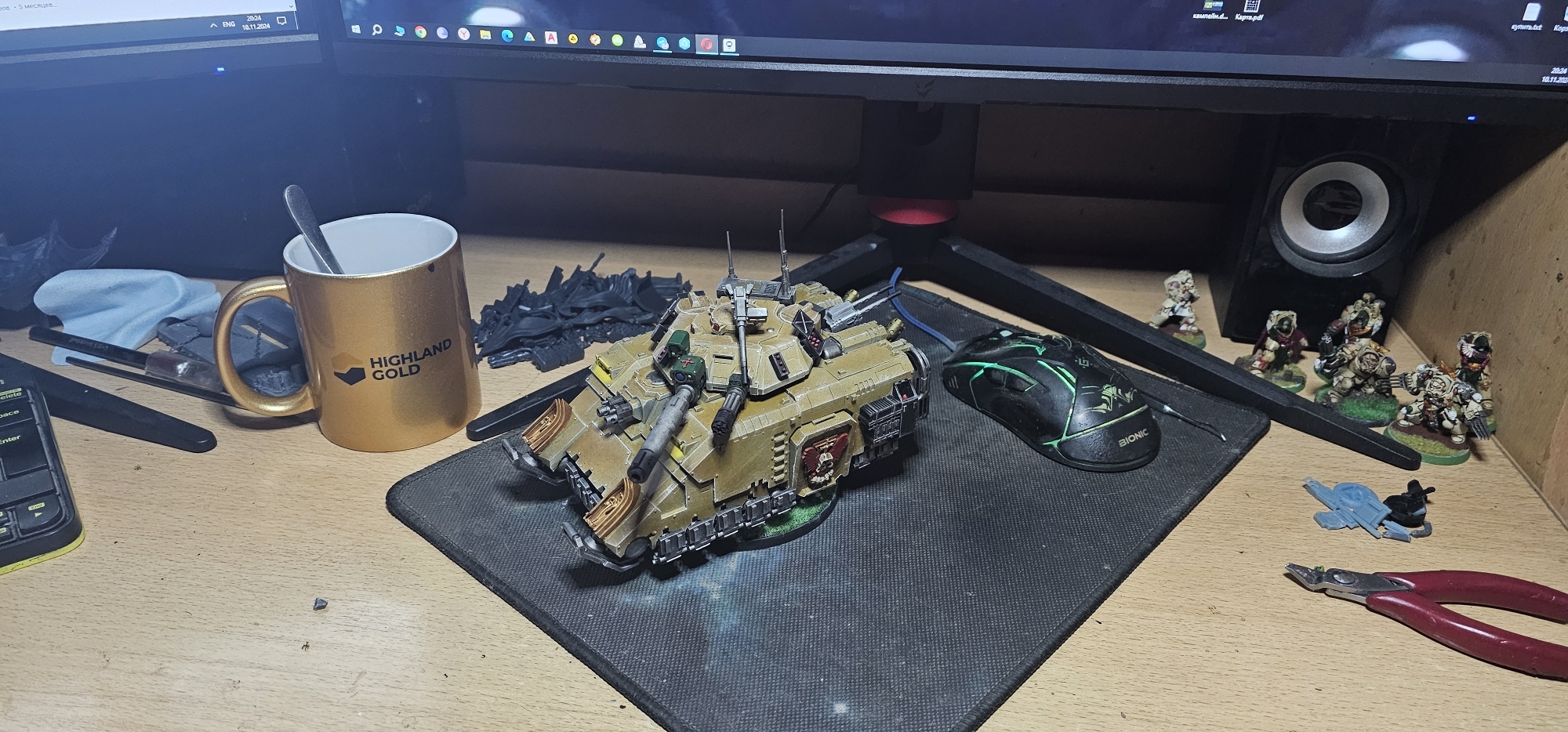 h-859.jpg
