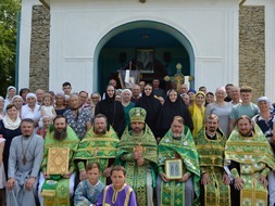 Ziua Fidelității sărbătorită cu evlavie la Pietrosu, în cinstea sfinților Petru și Fevronia