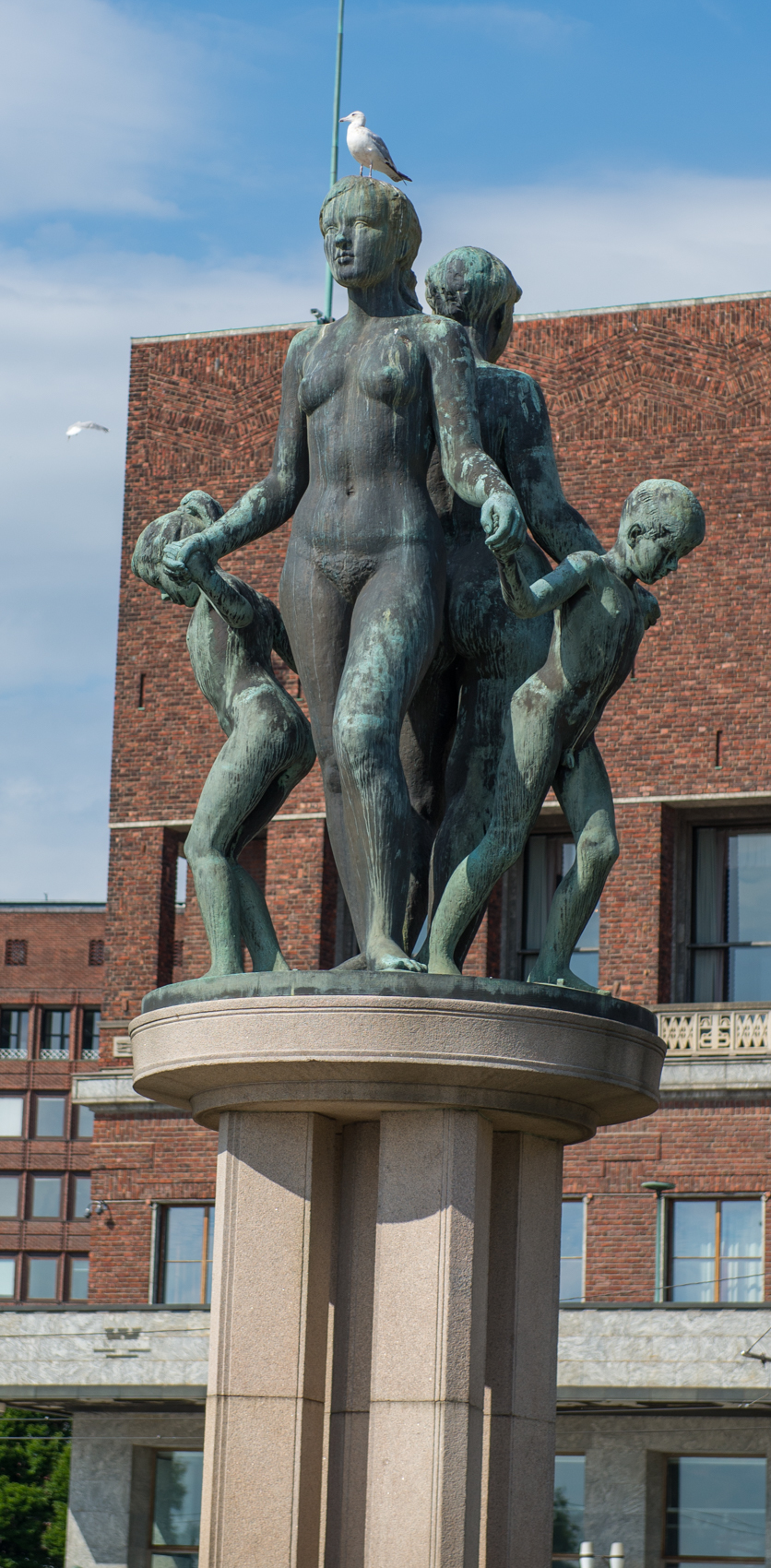 h-2239.jpg