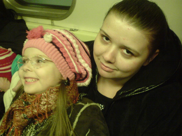 мы с Ариной в метро