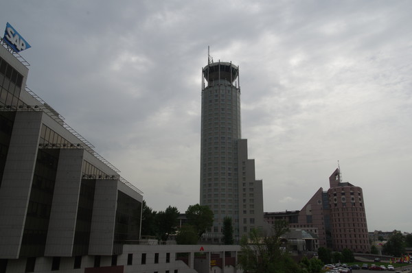 Гостиница «Swissôtel Красные Холмы» (Космодамианская набережная, 52, стр. 6)