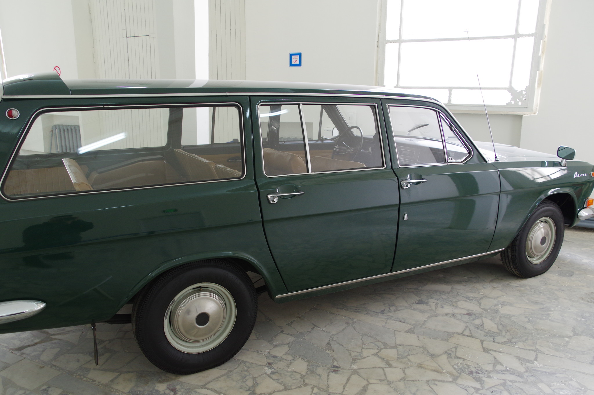 Автомобиль ГАЗ-24-02 «Волга»