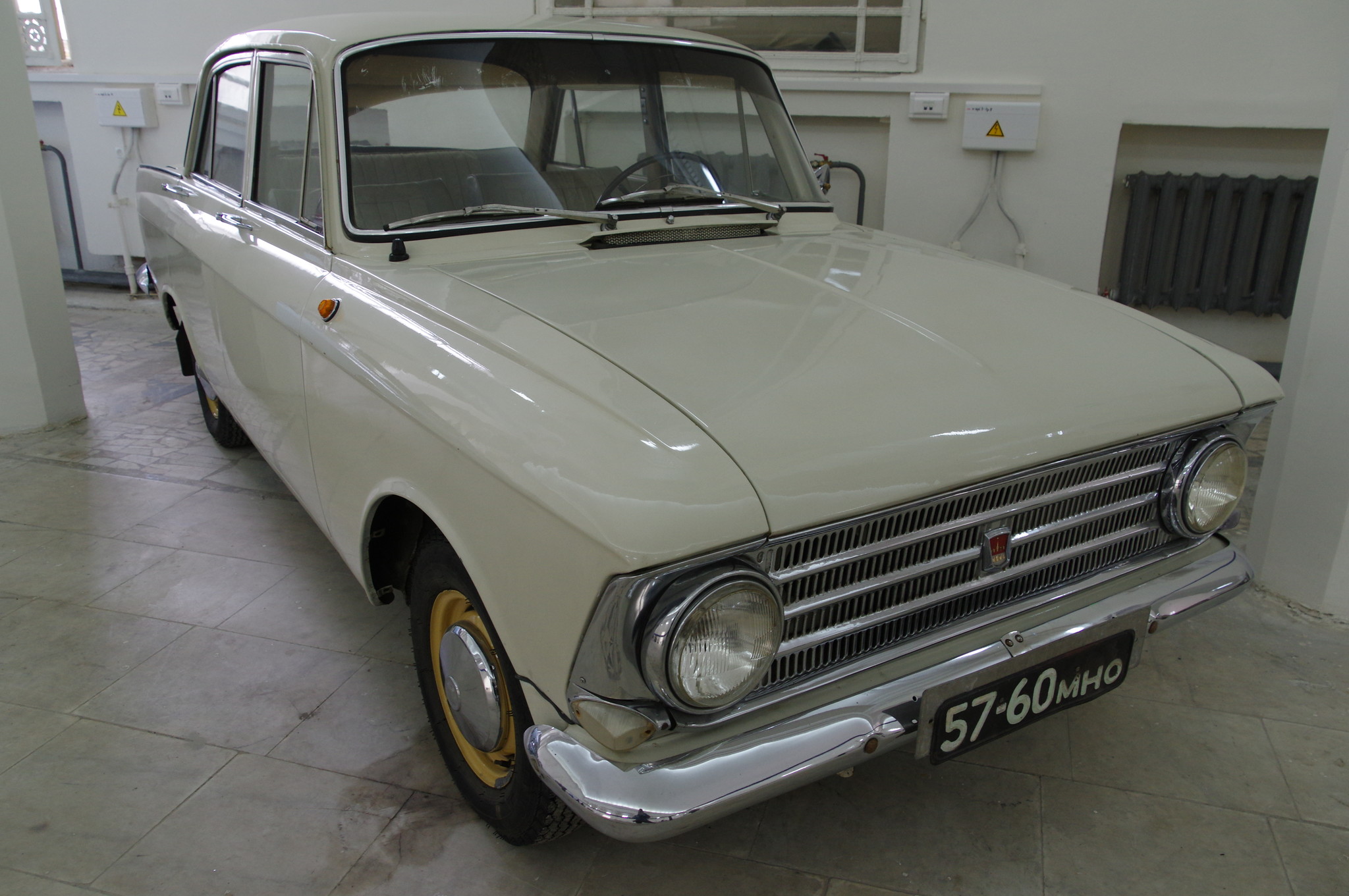 Легковой автомобиль «Москвич-408»
