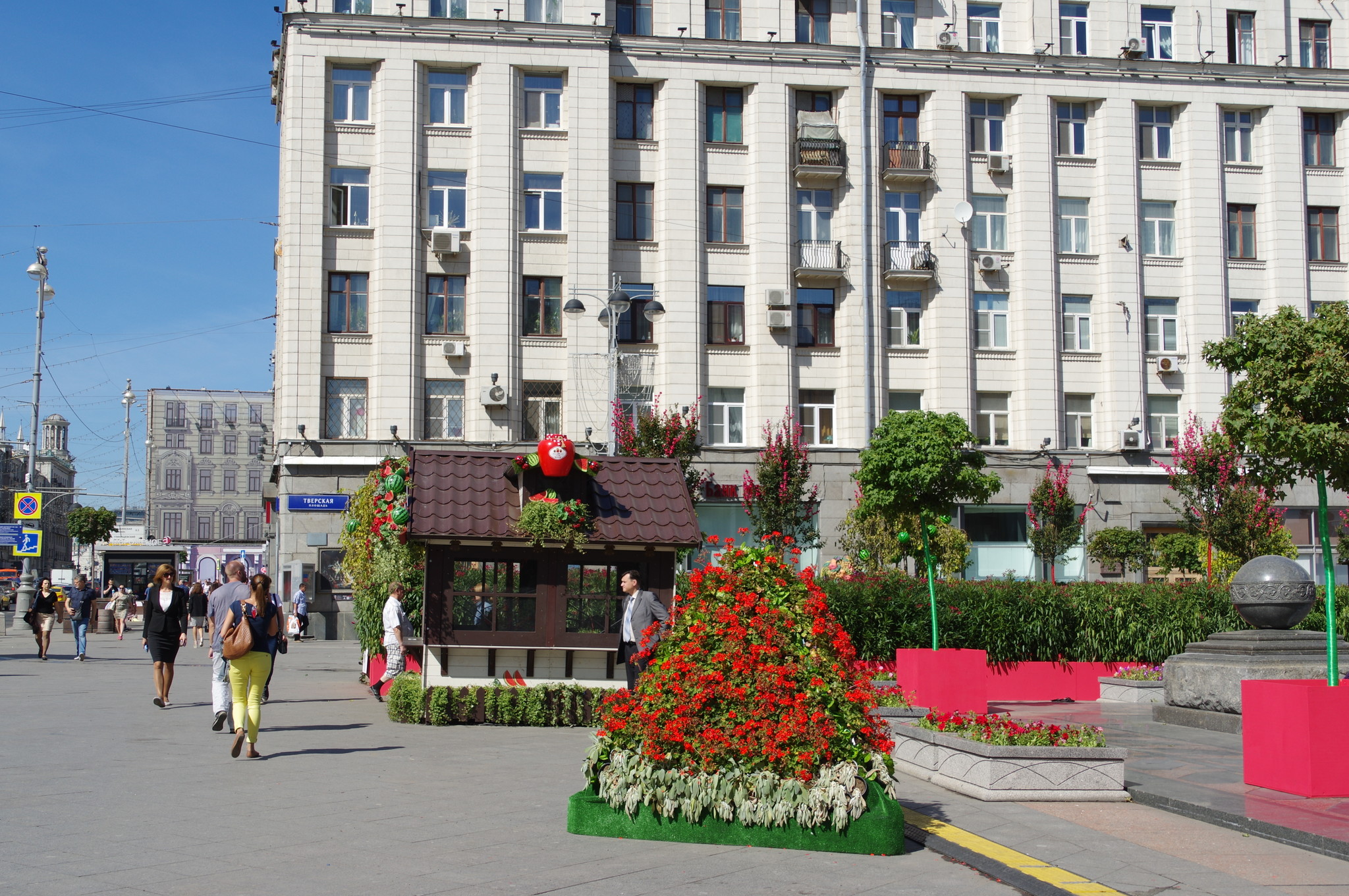 На Тверской площади