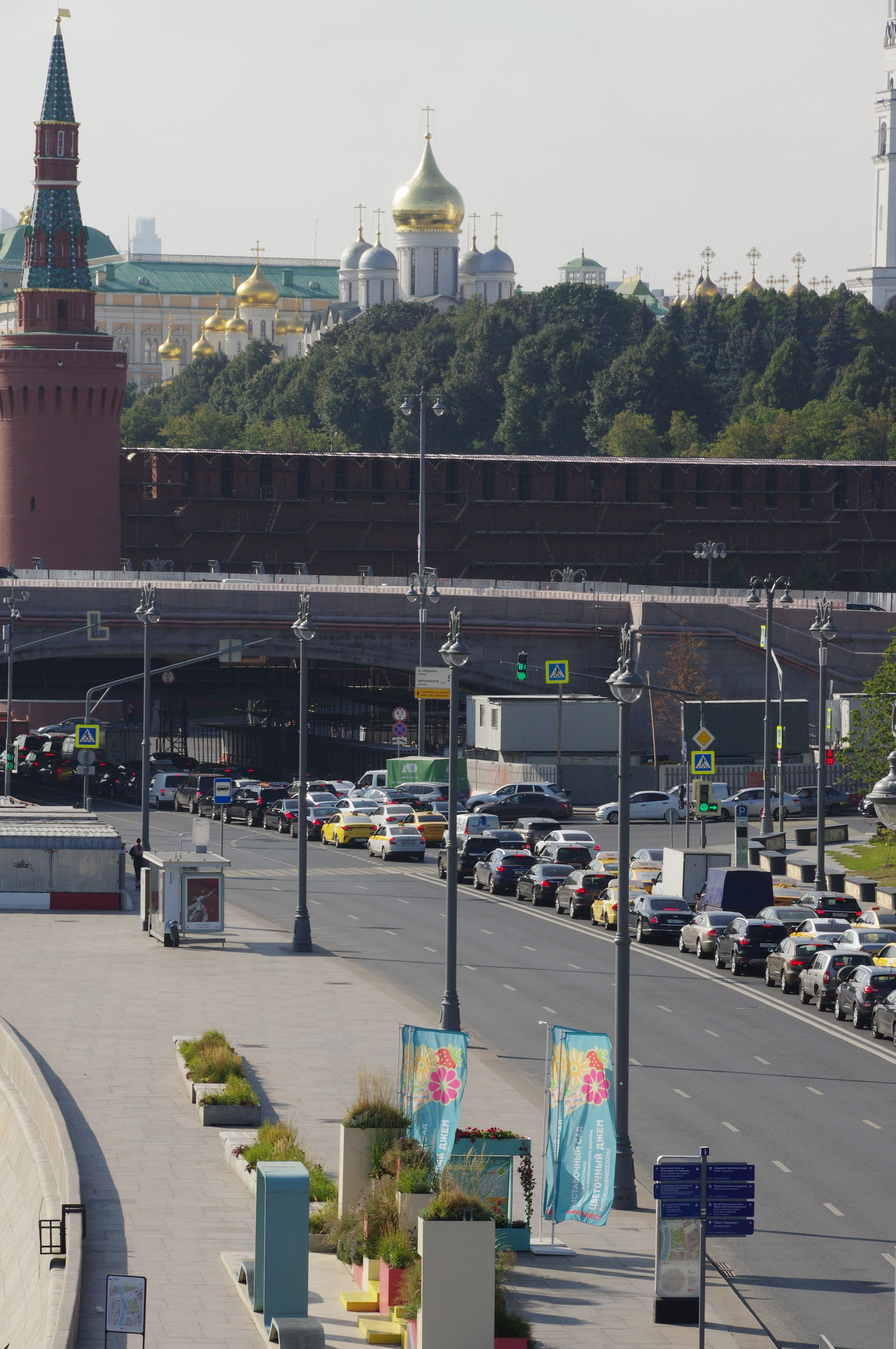 Москворецкая набережная. Фестиваль «Цветочный джем»