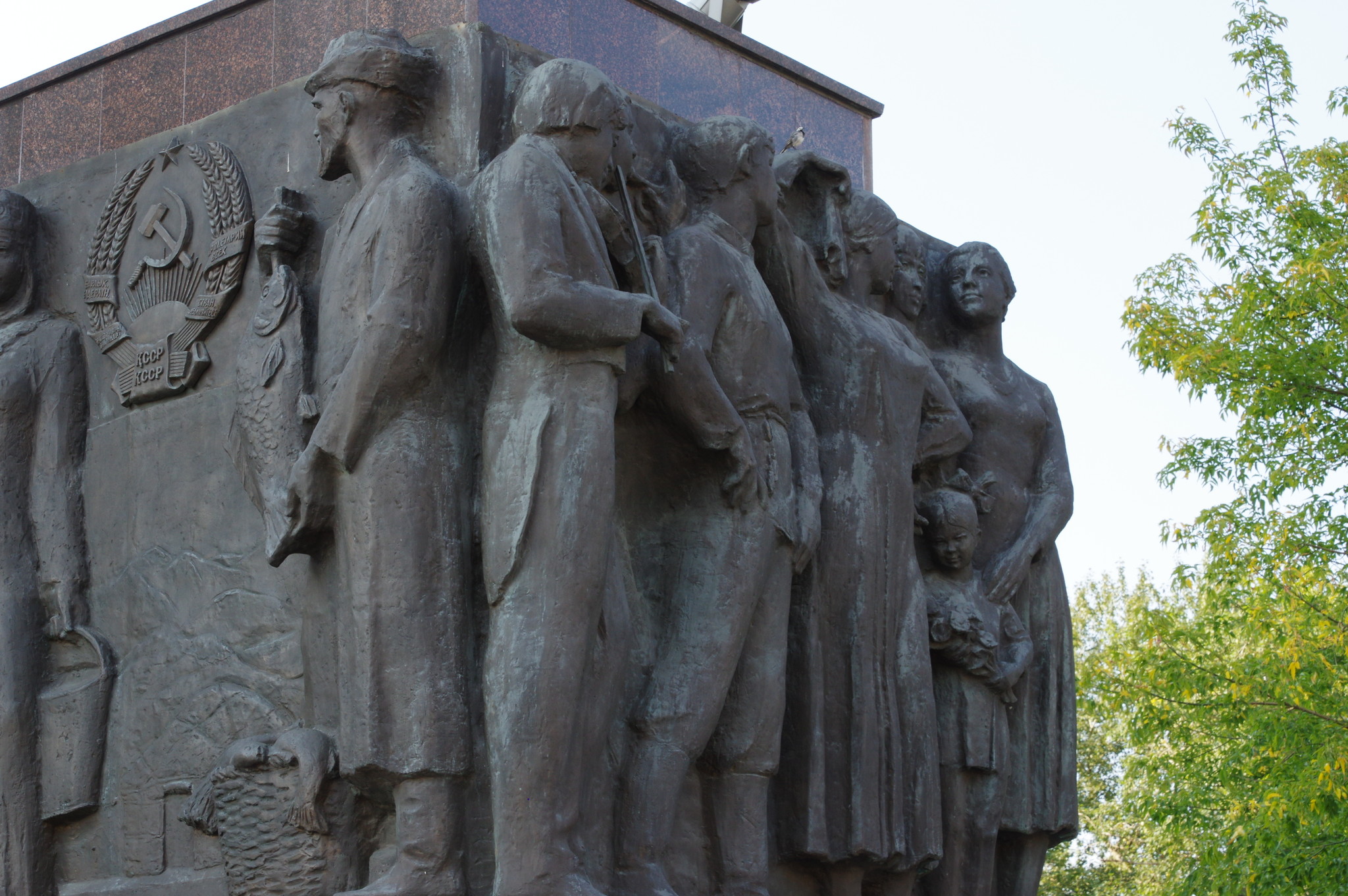 Монумент «Рабочий и колхозница»