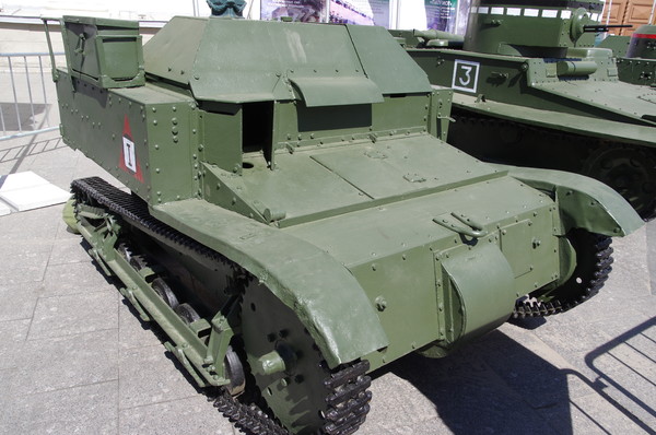 Танкетка Т-27 на выставке «Оружие Победы» на Сапожковской площади
