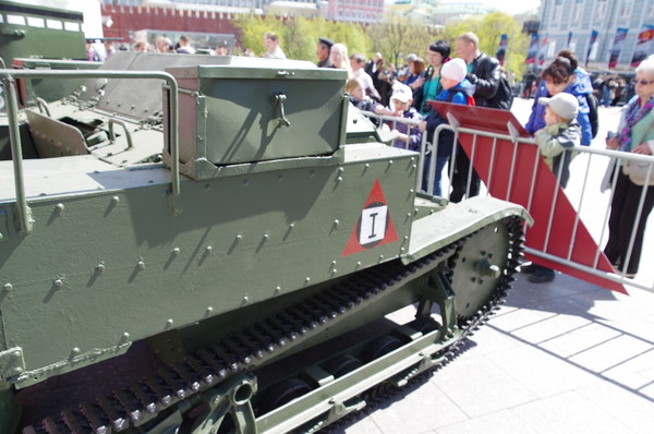 Танкетка Т-27 на выставке «Оружие Победы» на Сапожковской площади