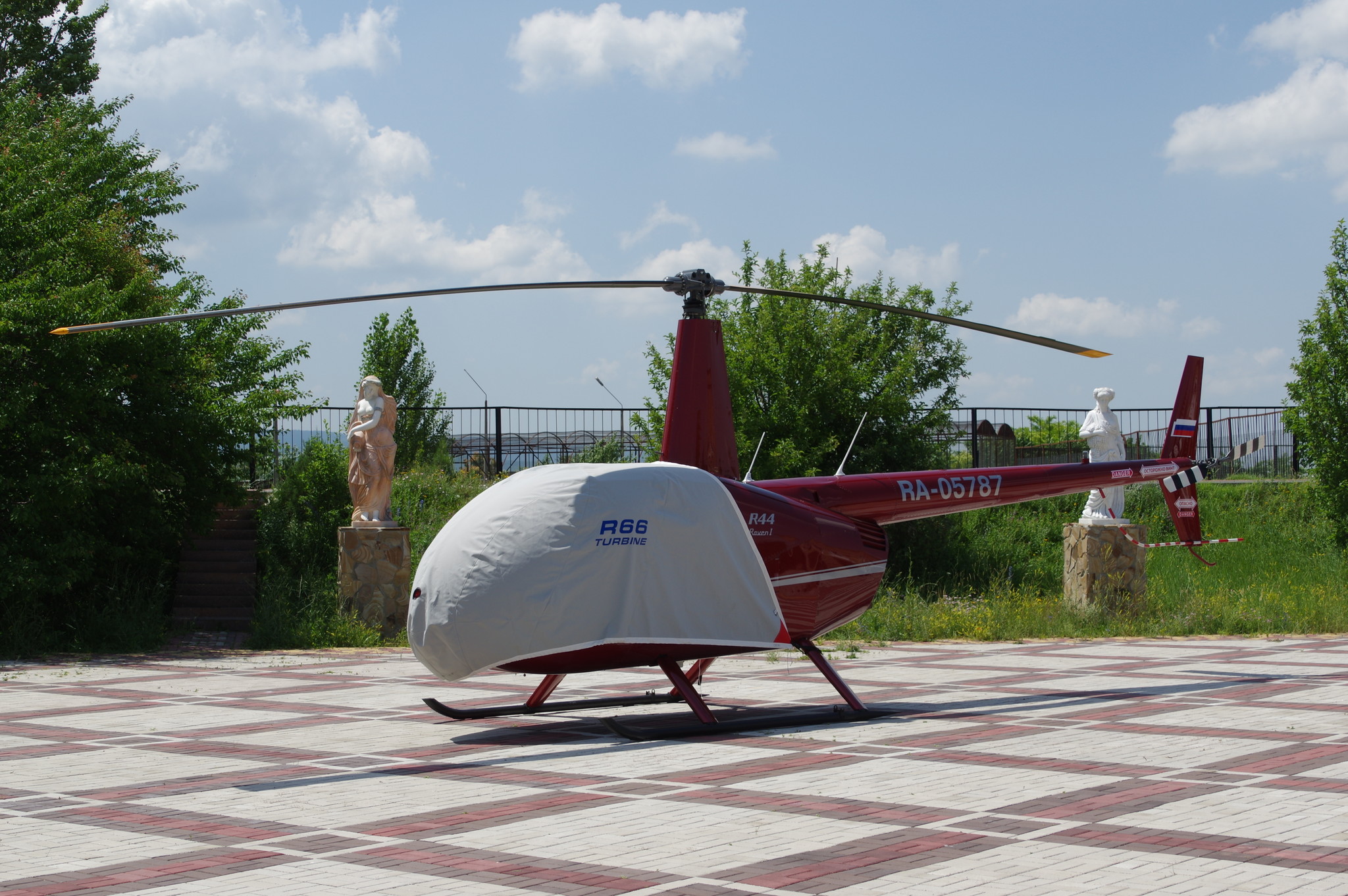 Лёгкий вертолёт Robinson R44 Raven I (RA-05787)