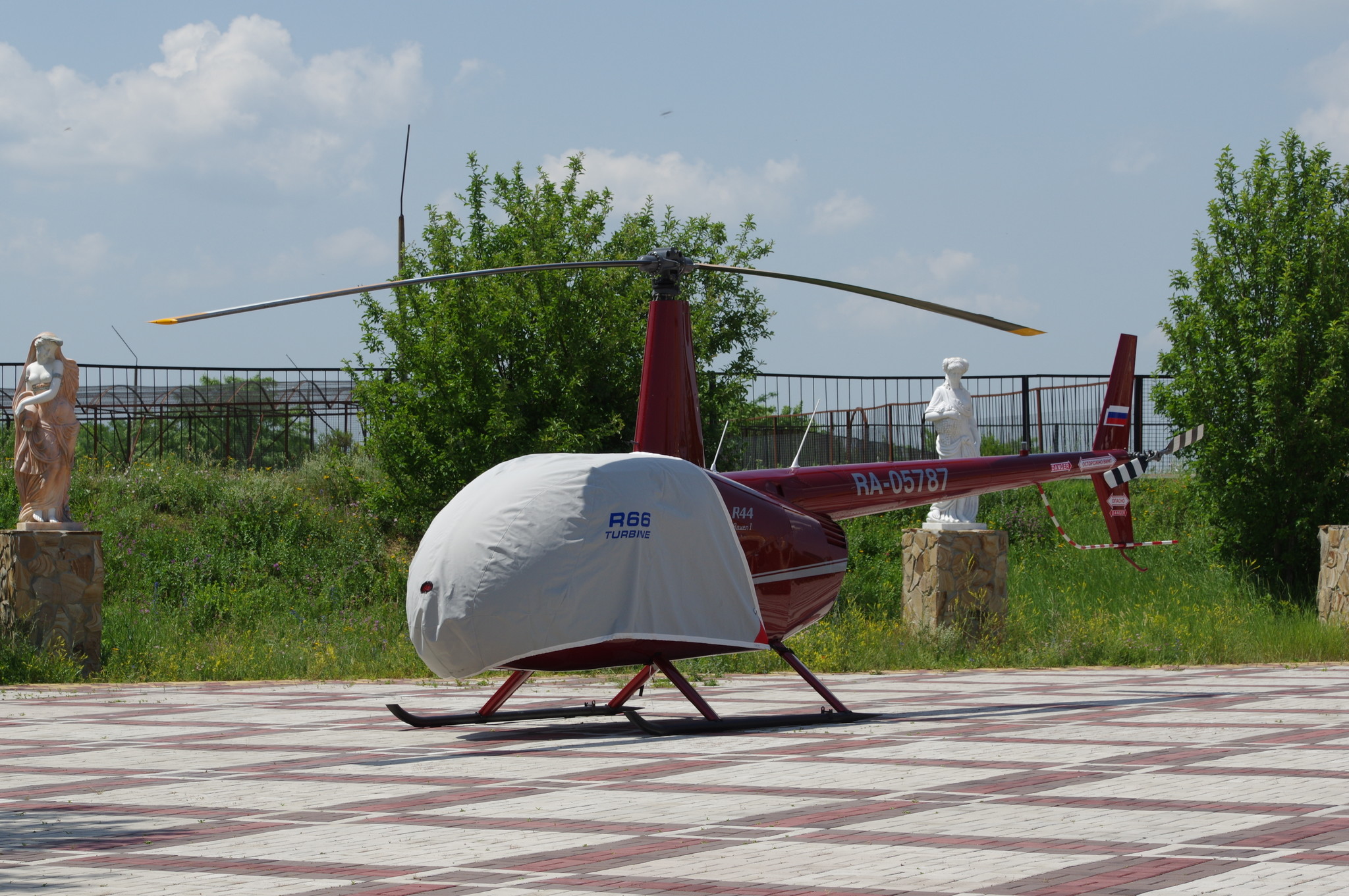 Лёгкий вертолёт Robinson R44 Raven I (RA-05787)